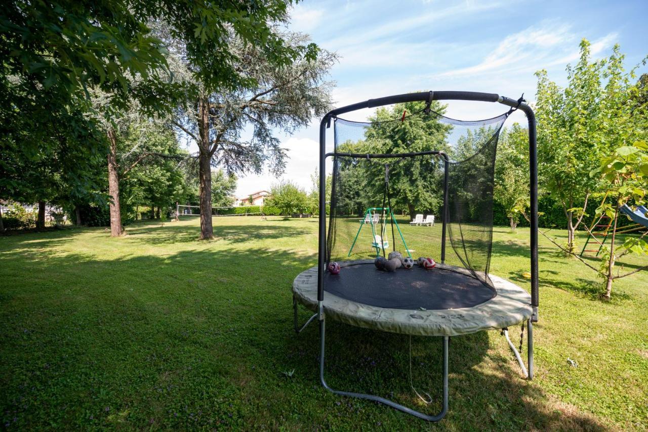 B&B Family First Capriate San Gervasio Bagian luar foto