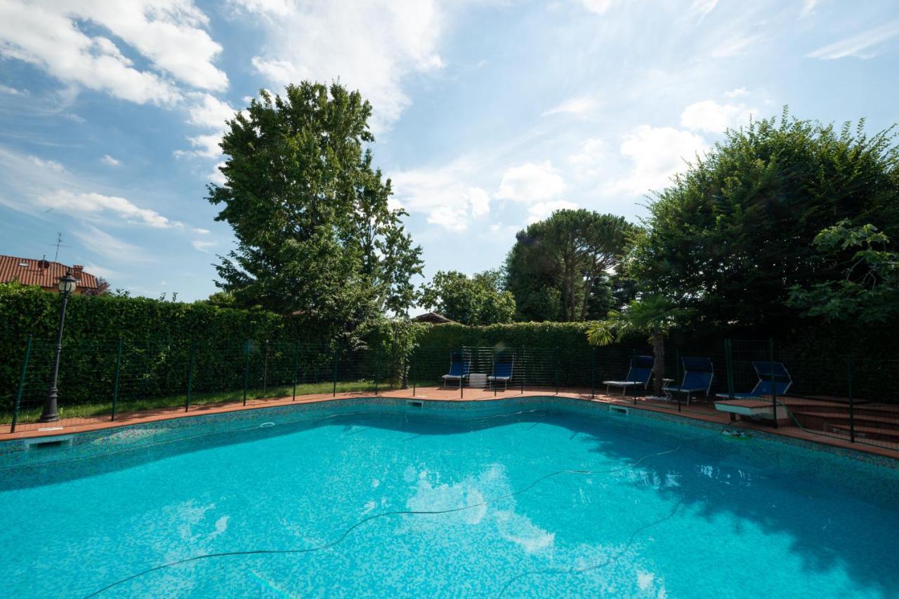 B&B Family First Capriate San Gervasio Bagian luar foto