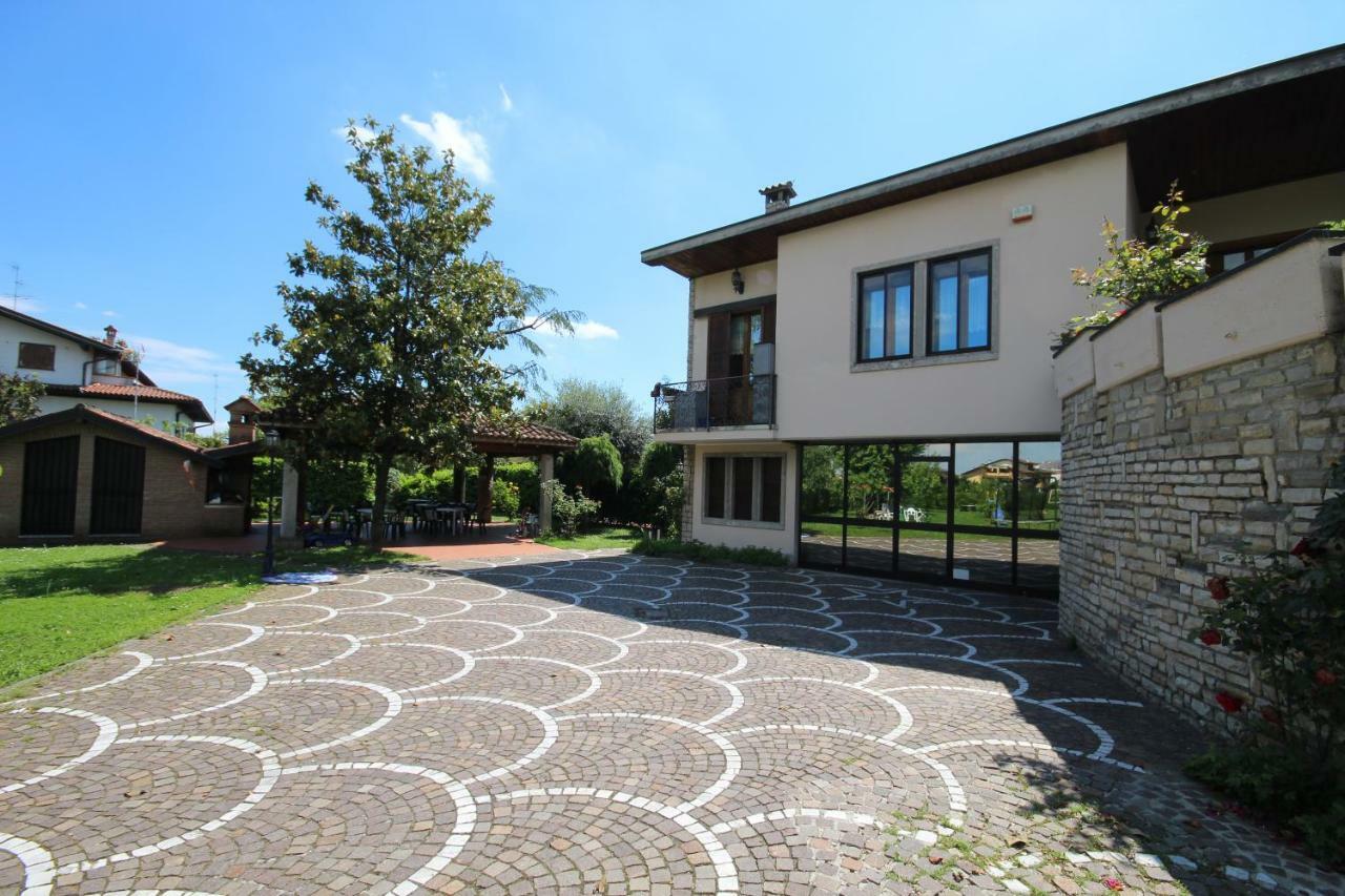 B&B Family First Capriate San Gervasio Bagian luar foto