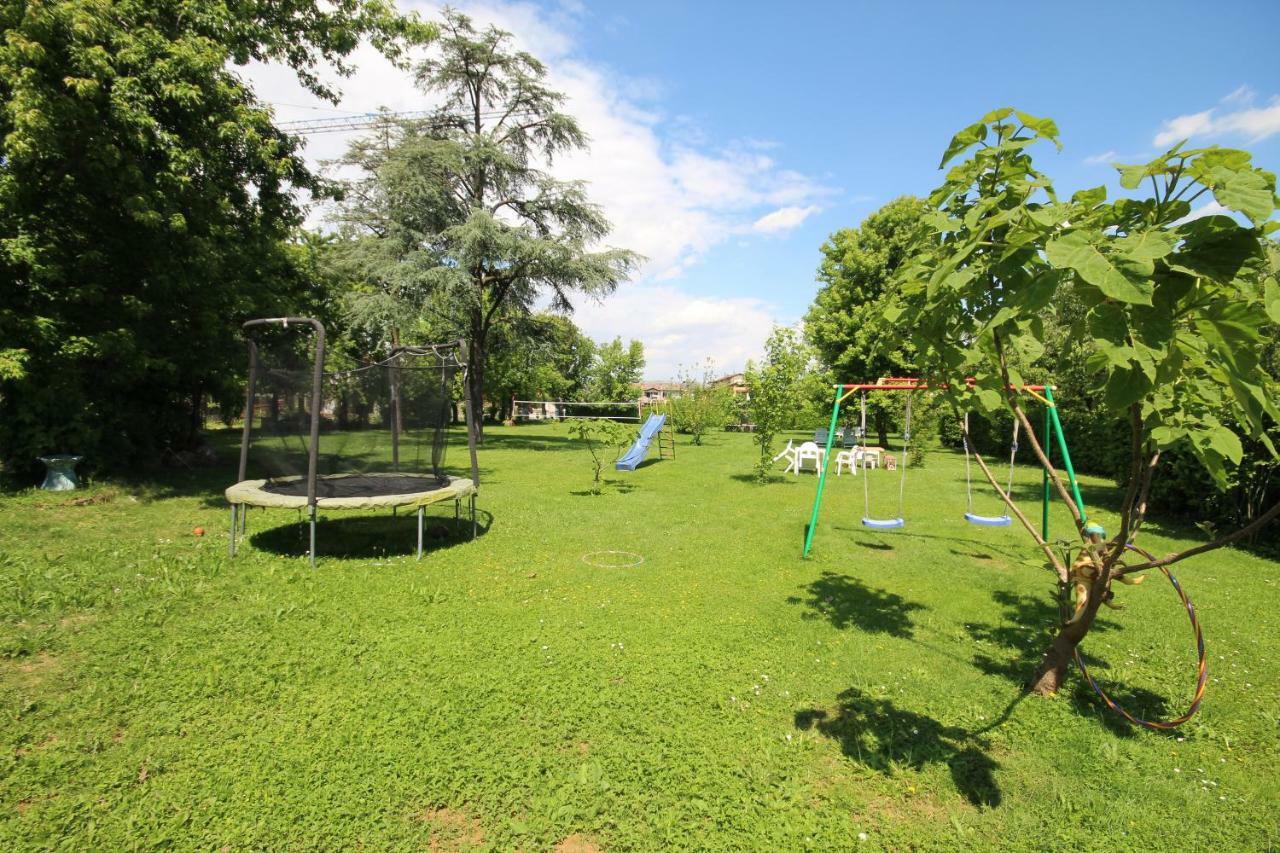 B&B Family First Capriate San Gervasio Bagian luar foto