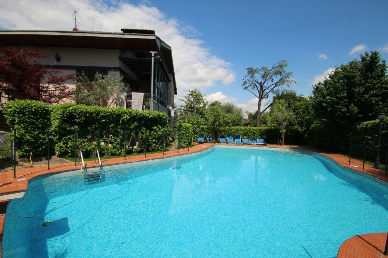 B&B Family First Capriate San Gervasio Bagian luar foto