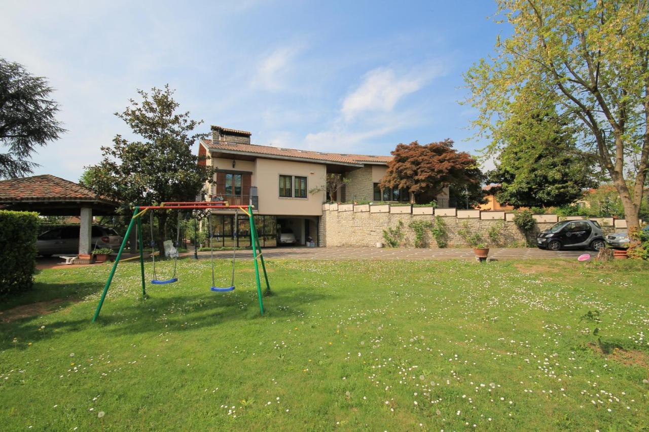 B&B Family First Capriate San Gervasio Bagian luar foto