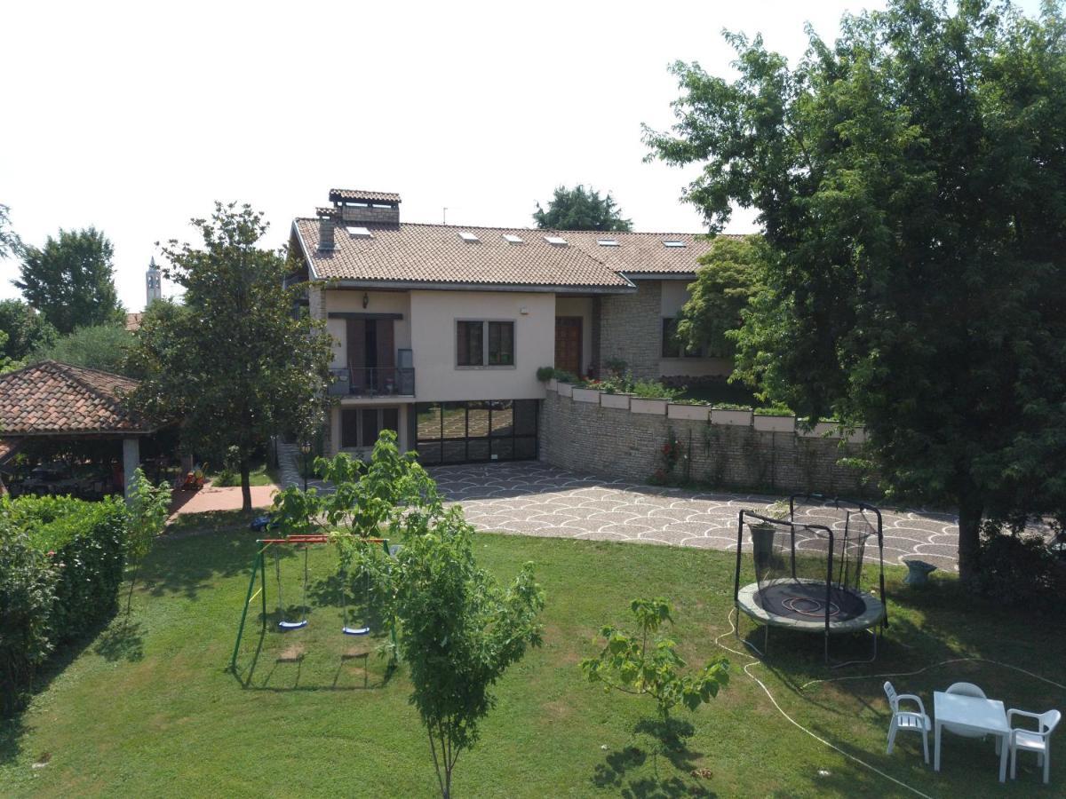 B&B Family First Capriate San Gervasio Bagian luar foto